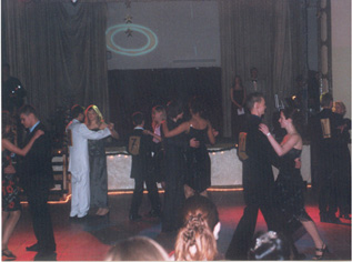 die Schneballpaare beim tradionellen Walzer