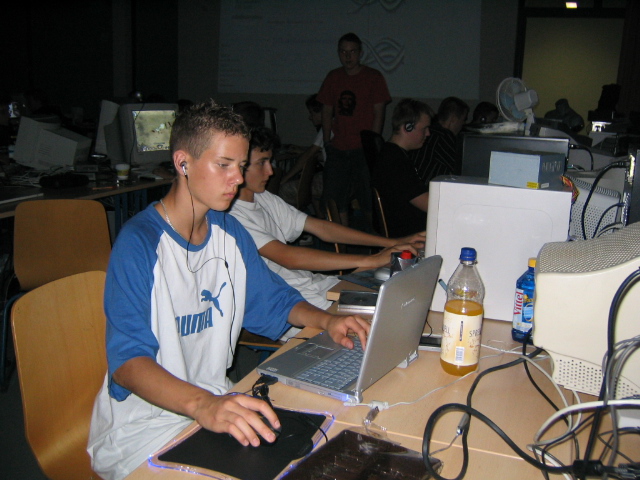 LAN