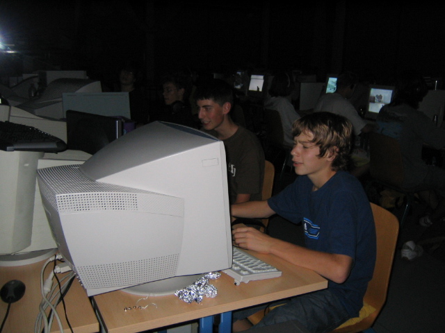 LAN