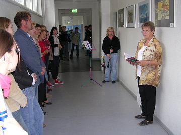 Frau Sch&ouml;nfeld in ihrem Element